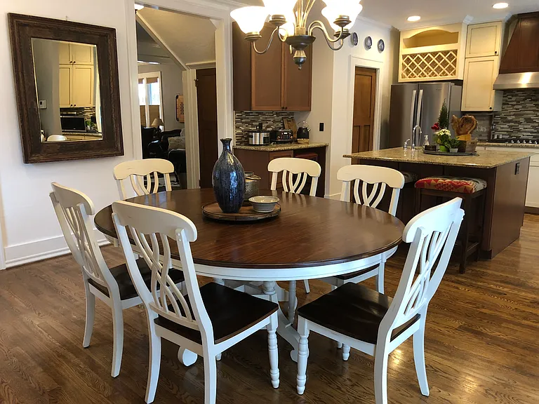 115 E Foster Ave — Photo 8