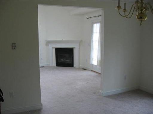 5th image of 62 Hillside Village Dr