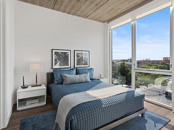 5th image of 730 W Sheridan Rd #712