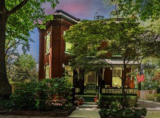 3 Shaw Pl, Saint Louis, MO 63110