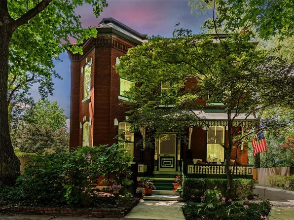 3 Shaw Pl, Saint Louis, MO 63110