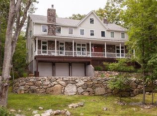 70 Lakeview Dr, Tomkins Cove, NY 10986