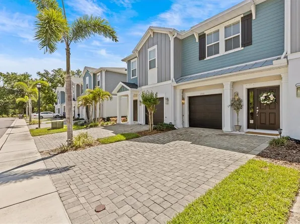 2818 Grand Kemerton Pl, Tampa, FL 33618