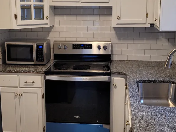 209 W Cornwallis Dr, Greensboro, NC 27408