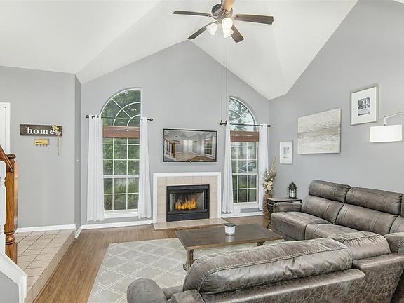 3rd image of 14107 Cascade Falls Dr