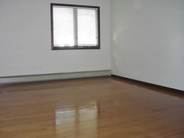 362 Wilson Avenue image 12 of 21