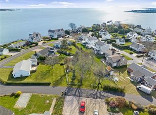 21 Namcook Rd, Narragansett, RI 02882
