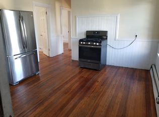 393 Farmington Ave FLOOR 2, Cranston, RI 02920