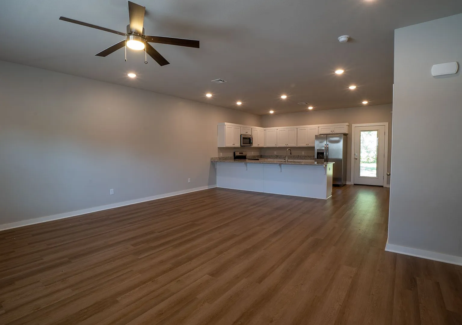 1134 N Pink Terrace — Photo 3