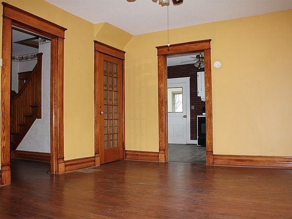 3rd image of 308 Silver St