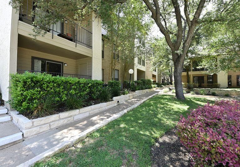 Mackenzie Pointe Apartment Rentals with Virtual tours