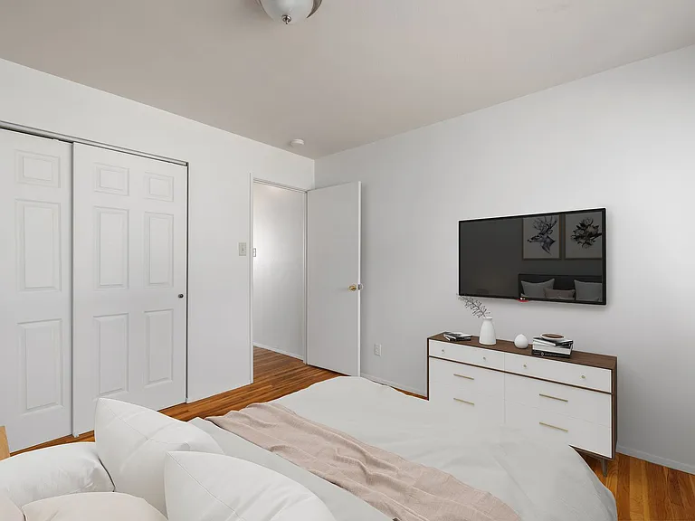 Charbonier Apartments — Photo 13