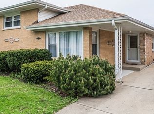 8829 Oriole Ave, Morton Grove, IL