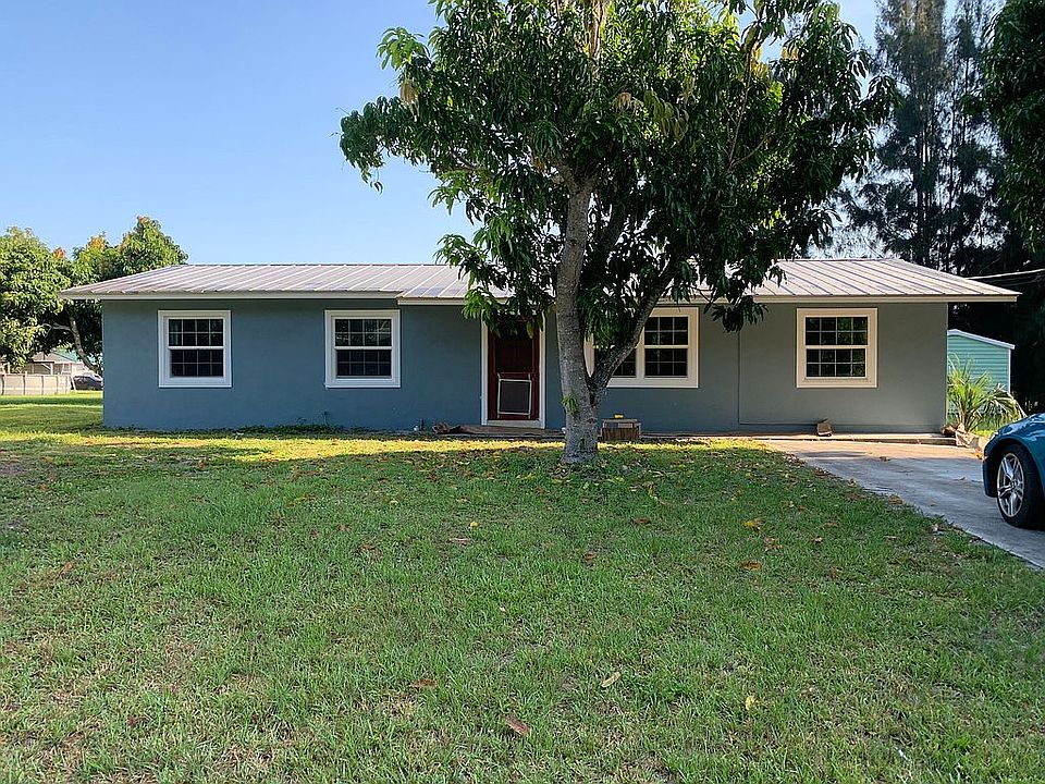 1st image of 1202 Country Gardens Ln
