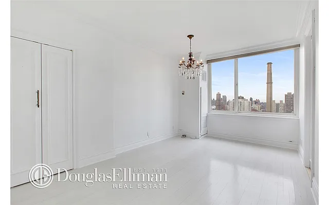 Sold by Douglas Elliman | media 8