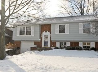 677 Portree Ln, Lake Zurich, IL 60047