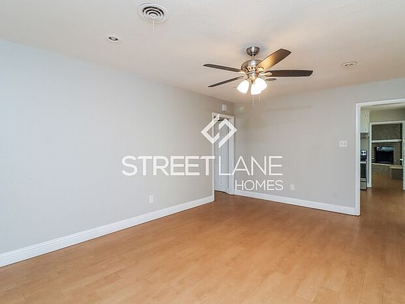 2nd image of 3933 Wedgway Dr