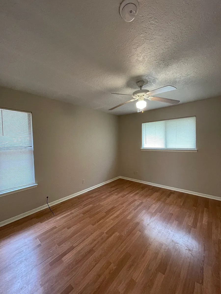 Building Photo - 296 Friendship Ln #22