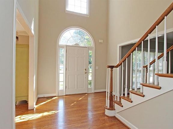 5th image of 992 Marbury Ct