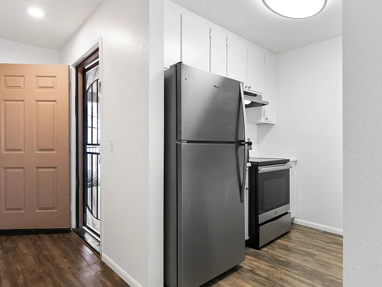 Villa Temecula Apartments — Photo 3