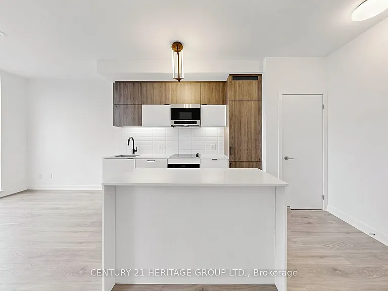 8888 Yonge St #718 — Photo 16