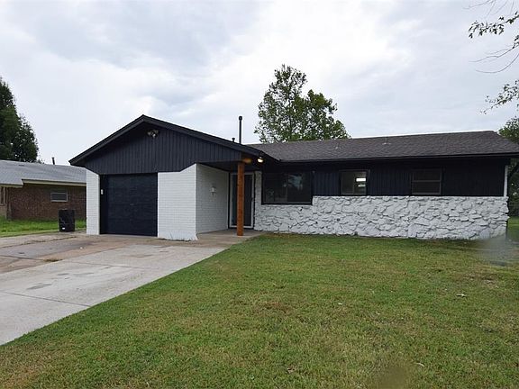 3rd image of 912 Flamingo Ave