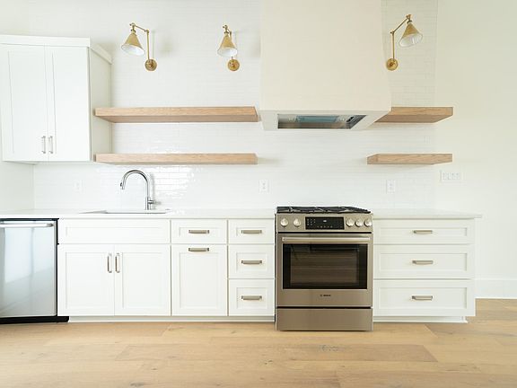 Bosch gas range and dishwasher