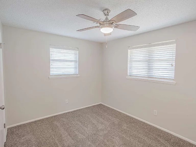 725 Butler St — Photo 24