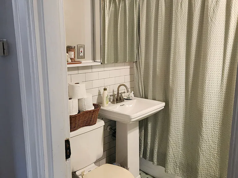 325 James Blvd #2 — Photo 6