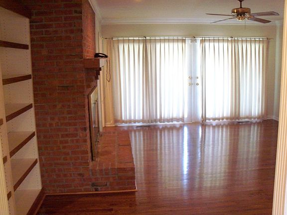 4th image of 238 Ashby Cir
