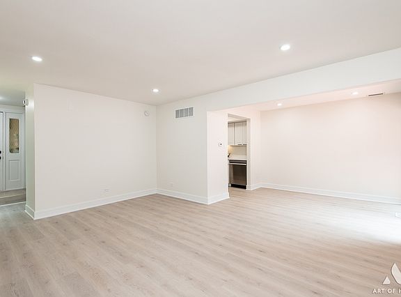 5th image of 3 W Millstone Ct #B