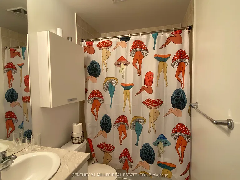 38 Grenville St #3010 — Photo 15