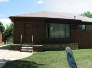 21610 Church St, Oak Park, MI 48237
