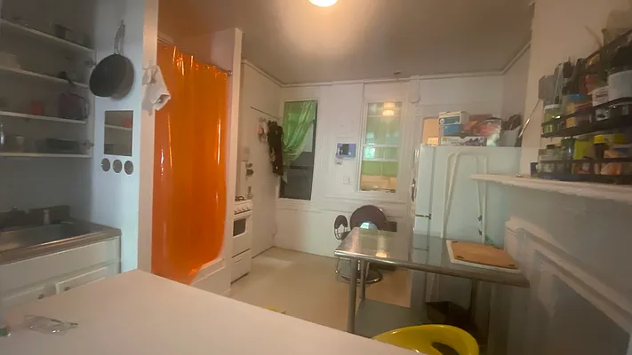 Rented by SIMPLR | media 12