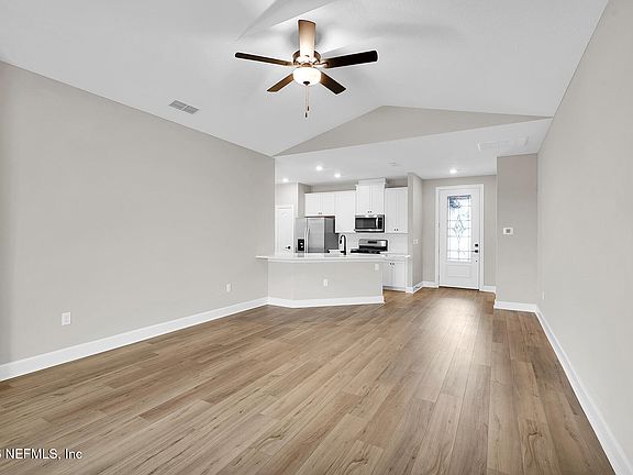 4th image of 3972 GAREYS FERRY Way
