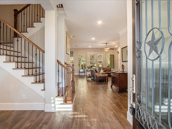 4th image of 10303 Cliffwood Dr