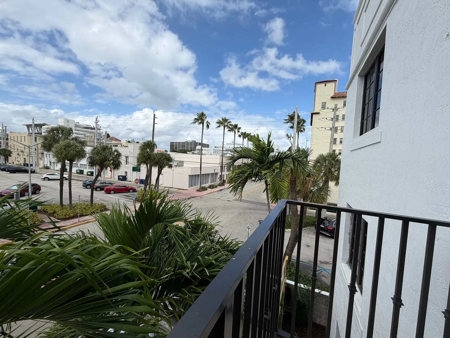 Studio, 400 sqft, $1,999 — Photo 2