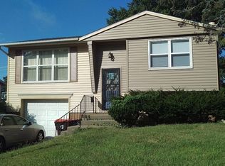 6315 N Randwick Rd, Peoria, IL 61615