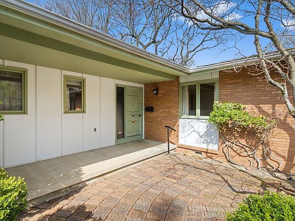 4th image of 236 Weydon Rd