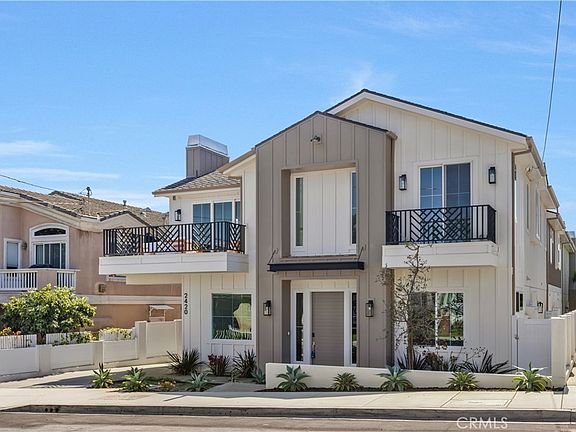 3rd image of 2420 Ives Ln