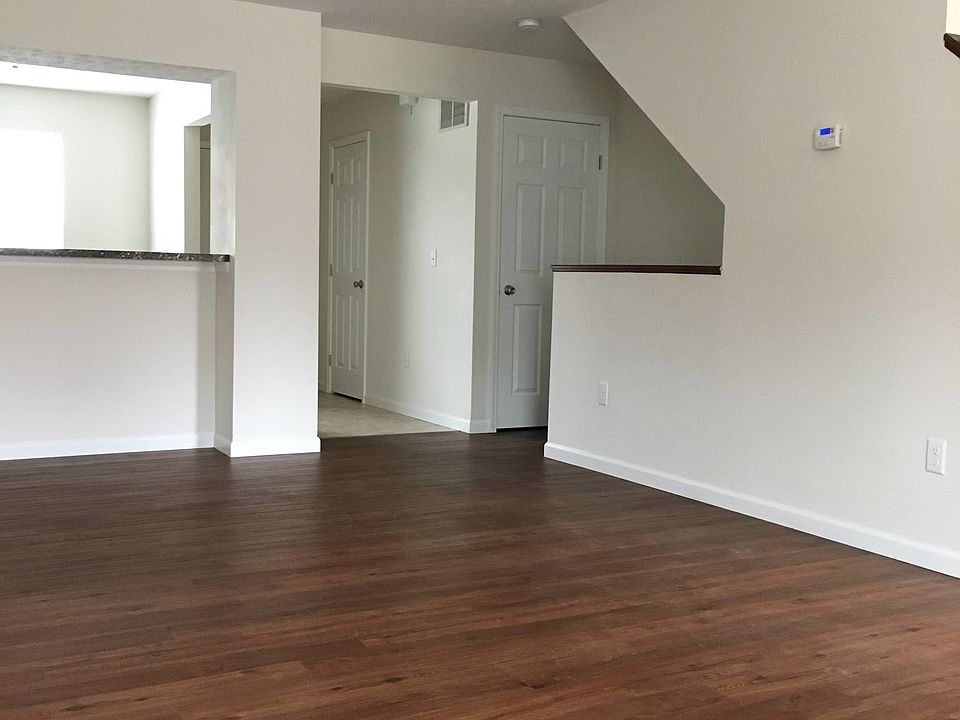 2nd image of 1365 Nicholas Dr
