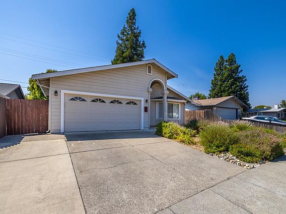 5th image of 270 Citrus Avenue