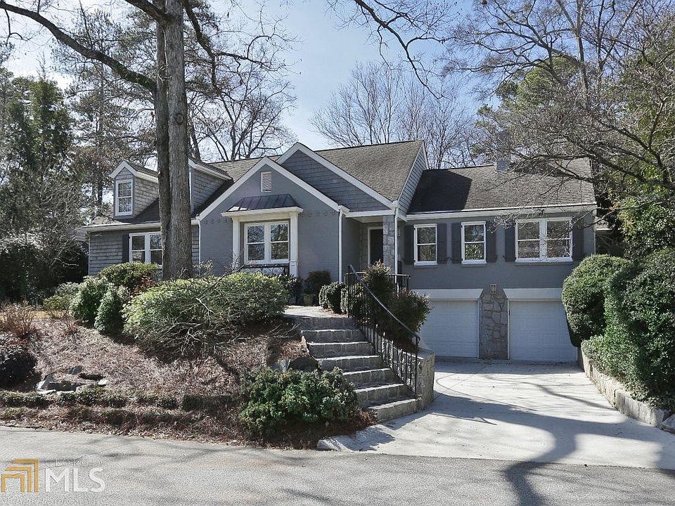 2nd image of 2674 Brookwood Dr NE