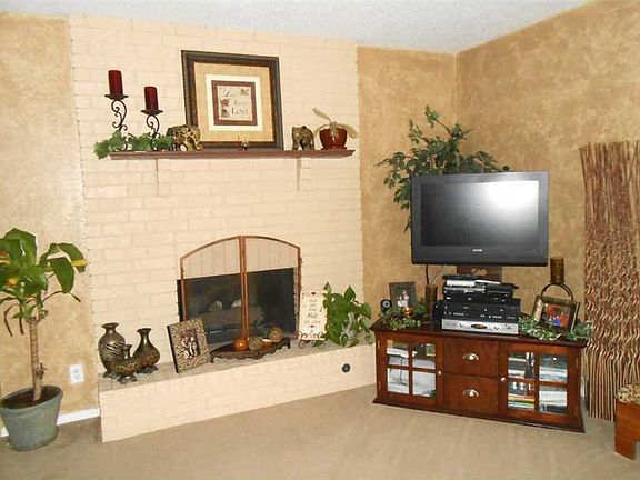 2nd image of 1303 Rolling Oaks Dr