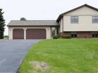 996 Fern Rd, Hudson, WI 54016