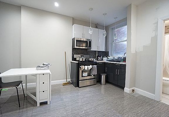 5th image of 2533 Church Ave #4A