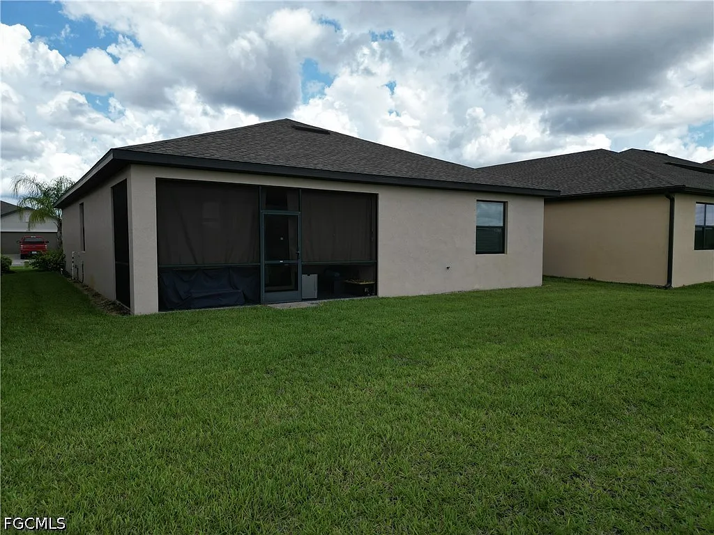 3 bed, 3.0 bath, 1852 sqft, $2,200 — Photo 4