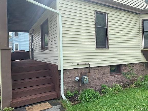 3rd image of 204 Clarence Ave