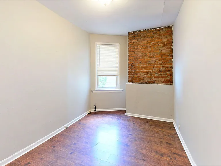 426 Ada St — Photo 10