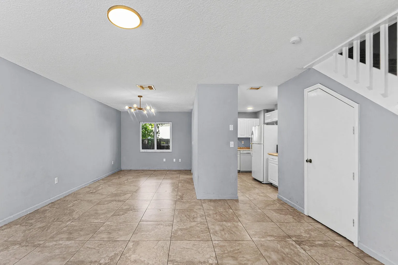 3 bed, 1458 sqft, $2,700 — Photo 4